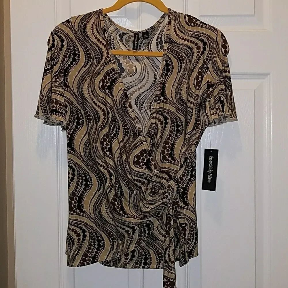 Essentials by Milano wrap look top Sz. L NWT